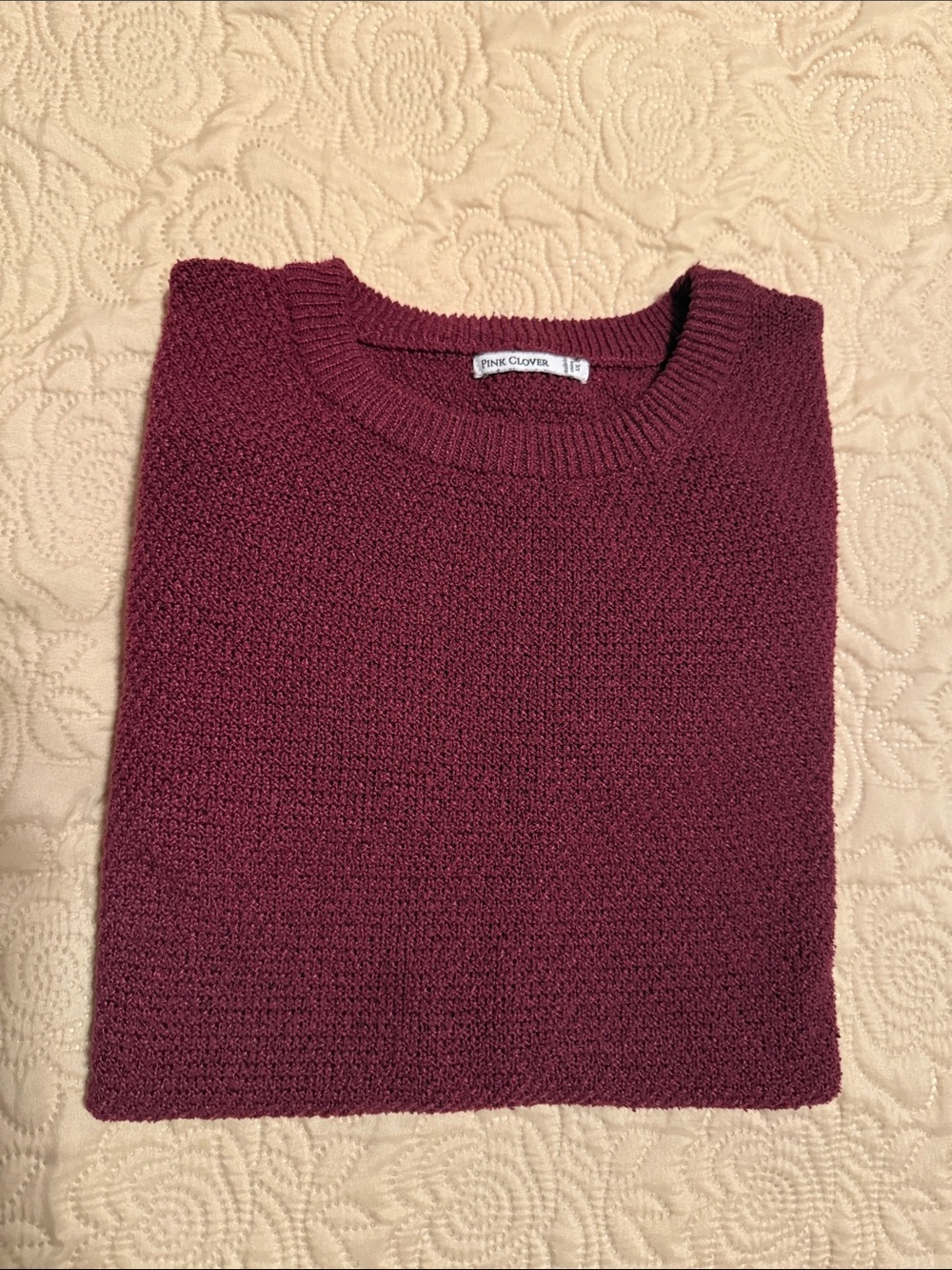 Pink Clover Women's Crewneck Sweater in Wine
